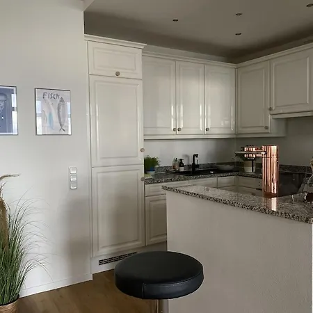 Seeblick Warnemünde - Mit Meerblick Und Balkon Direkt Am Für 2-4 Pers Rostock