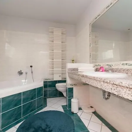 Seeblick Warnemuende - Mit Meerblick Und Balkon Direkt Am Fuer 2-4 Pers *
