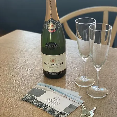 Seeblick Warnemuende - Mit Meerblick Und Balkon Direkt Am Fuer 2-4 Pers ロストック